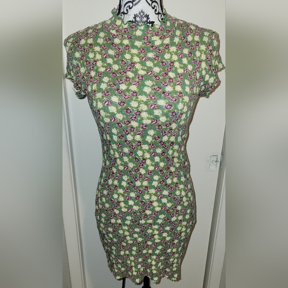 UO Urban Outfitters Bodycon Stretch Green Floral Mini Dress Sz‎ Medium